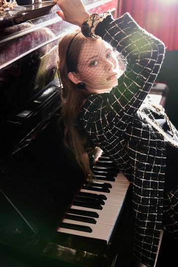 荷葉領經典黑白格彈性中長外套