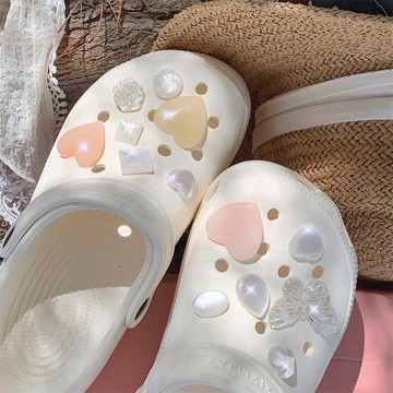 包頭洞洞鞋女夏季防滑外穿創意愛心水鉆沙灘鞋踩屎感軟厚底涼拖鞋