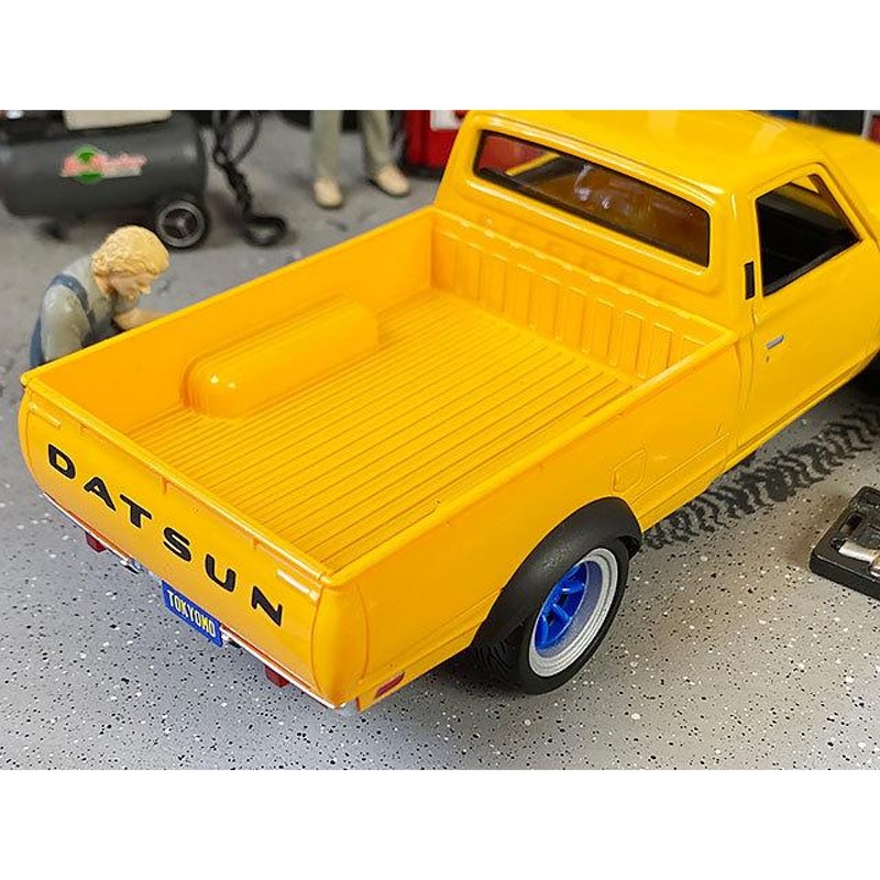 マイスト 1973年ダットサン ピックアップトラック620カスタム ダイキャストミニカー 1/24スケール □ アメリカン雑貨 （オレンジ） |  LINEショッピング