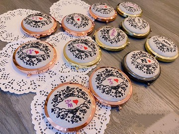 隨身鏡 刺繡名字 化妝鏡伴娘禮 生日禮物交換禮物 姊妹禮婚禮小物