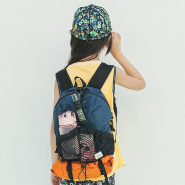 LW - B02 輕量輕防水透氣背包