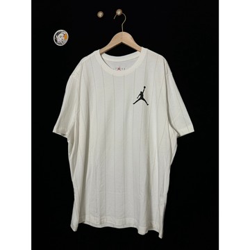 【TACKSTHGOOD】Air Jordan 飛人Logo圖案 白色條紋短T 4XL
