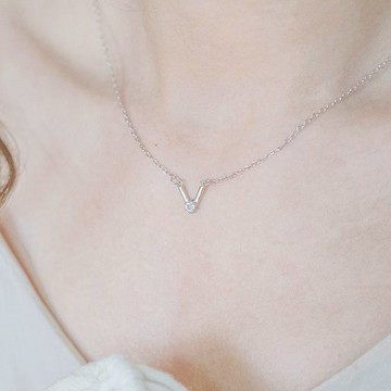 白水晶925純銀勝利V形鎖骨鍊