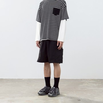 QUEENSHOP_S 男裝 男裝 剪接口袋設計刷刷短褲-黑S/M/L/XL 現+預 【04130323】