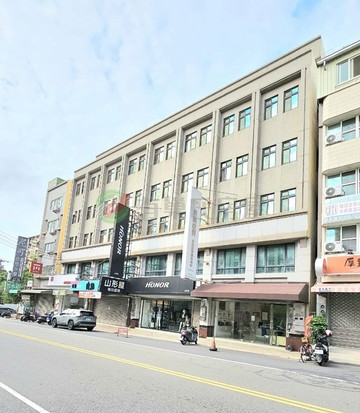 沙鹿中山路精華區大面寬黃金電梯店住｜台中市沙鹿區中山路