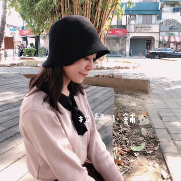 「拉兒小舖」台灣現貨 日系 韓版  秋冬款 素面 針織漁夫帽