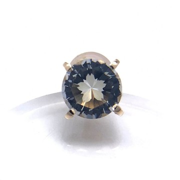 日本製造 K10 耳環，鑲嵌櫻花彫刻水晶