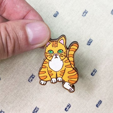 聞森木胸章 – 橘子貓  wood 徽章 胸針 別針