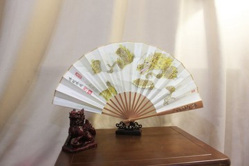 金龍絹布摺扇典藏組 10吋 含底座與扇套