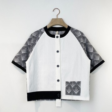 白灰花 – 前後拼接單袋造型外套 #U5029