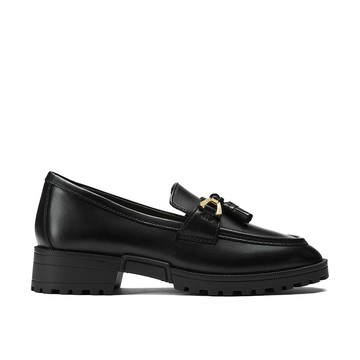 Clarks 英倫系列-Kay Step女款真皮C型金屬飾釦流蘇樂福鞋(黑色)CLF80706C