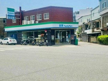 竹南三角窗超商店面~20米路/11年屋~可自用｜苗栗縣竹南鎮博愛街