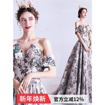 時髦年會大合唱婚紗禮服舞臺