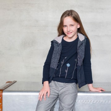 PIPPY印花拼接連帽背心-丈青色 下折扣