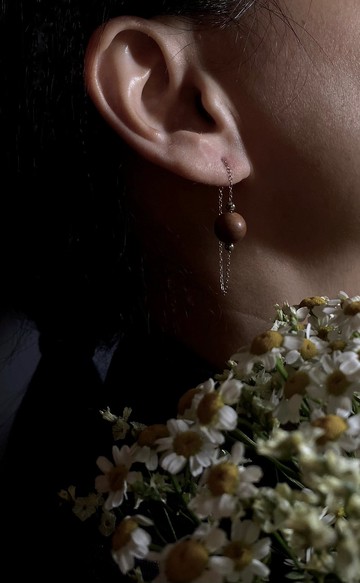 Howl (手工打磨木球耳環)