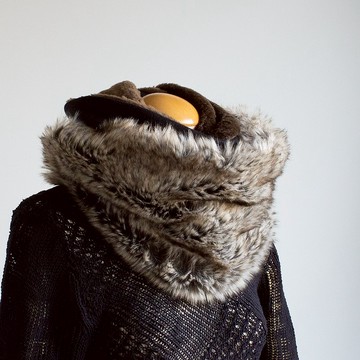 PSNY Greige、Eco-Fur、Cashmere 和黑 Snood