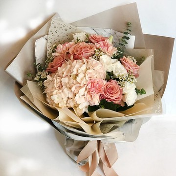 粉色星球鮮花花束 | 畢業 生日首選 | 台北可自取