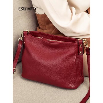 休閑斜挎小包水桶包女2025新款潮時尚百搭真皮單肩包女軟皮手提包