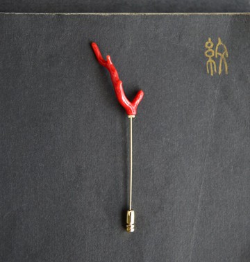 【瑞寶枝】天然紅珊瑚沙丁樹枝簡約胸針