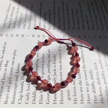 浪漫與你。天然草莓晶復古編織手鏈 石榴石桃花人緣健康抽繩手繩