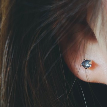 ll 菫青石純銀耳骨針 ll 3mm 菫青石純銀耳針 一對 ER-00027