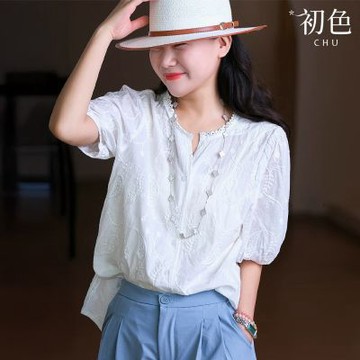 初色 休閒風圓領花邊泡泡袖短袖刺繡排釦下擺圓弧開衩襯衫上衣女上衣-共2色-52804(M-2XL可選)