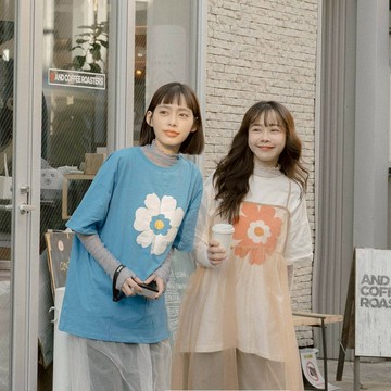 花花印圖寬版短袖上衣 四色售