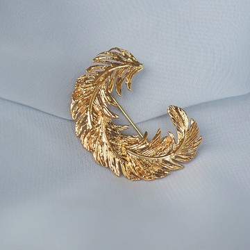 胸針 別針 小香胸針 金屬胸針 高級感 金色胸針 羽毛胸針 毛衣胸針 飾品 造型別針 小禮物 生日禮物 謝師禮物 002