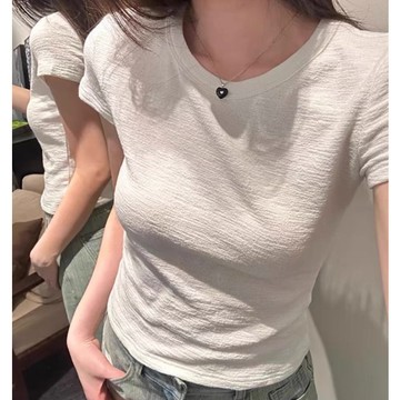 【台灣出貨🔥 70公斤可穿】正肩圓領短袖 小眾設計肌理感上衣 修身 獨特超好看t恤 短版顯瘦短袖 不撞衫短款上衣