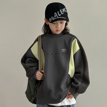 【中大男童】帥氣胸前小圖案一體加絨上衣