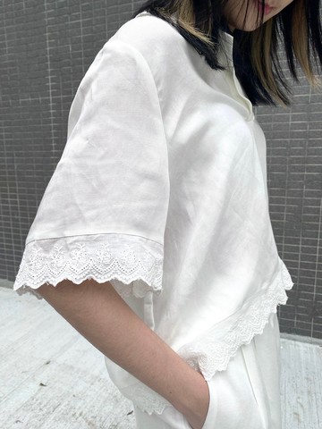 國民領剪接蕾絲上衣