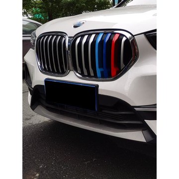 適用于寶馬中網三色條 1/3/4/6/X4/X5/GT/X1貼紙拉花 5系卡扣車貼