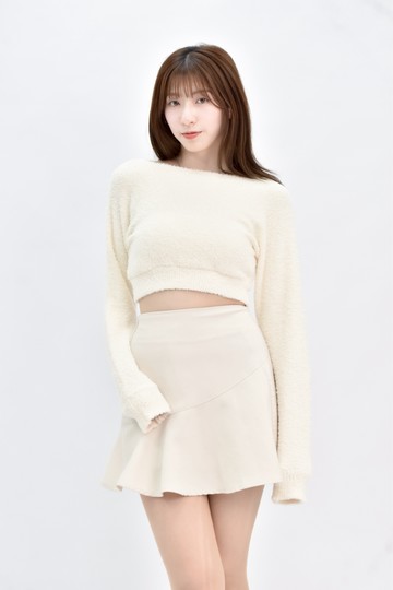 (S) ju min 杏色短版長袖上衣