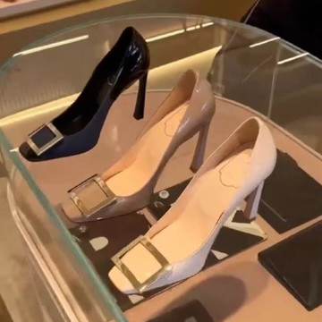 2025秋新款香蕉跟方扣超高跟鞋女細跟設計感小眾方頭中跟黑色單鞋