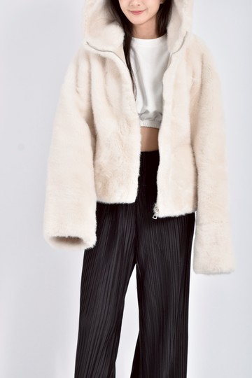 (M) wednesday質感毛絨連帽白色外套