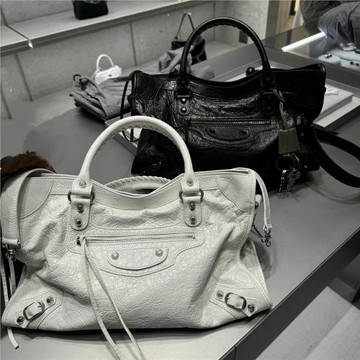 巴黎新款Lecity鉚釘機車包辣妹包高級感大容量單肩斜挎手提包