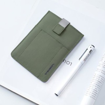 《TRAVELON》防盜扣式護照夾-抹茶綠-- RFID護照套 RFID護照包 信用卡收納包