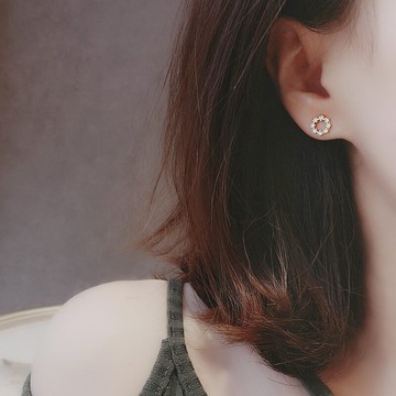 純銀小巧圈圈耳釘女新款潮耳飾品圓形花環水鉆耳環簡約防過敏1入