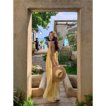 (免運)拍照裙子云南西雙版納穿搭長裙女三亞海邊度假沙灘黃色吊帶連衣裙
