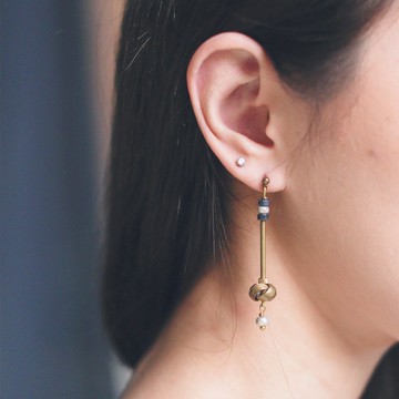 記憶之杵 螺旋黃銅耳環