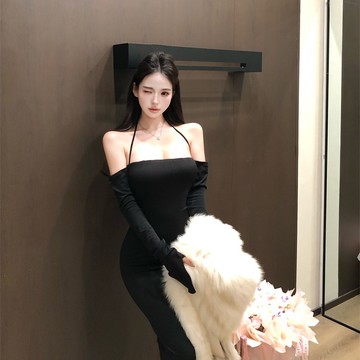 實拍實價兩色露肩洋裝女秋冬顯瘦性感氣質露背內搭吊帶裙