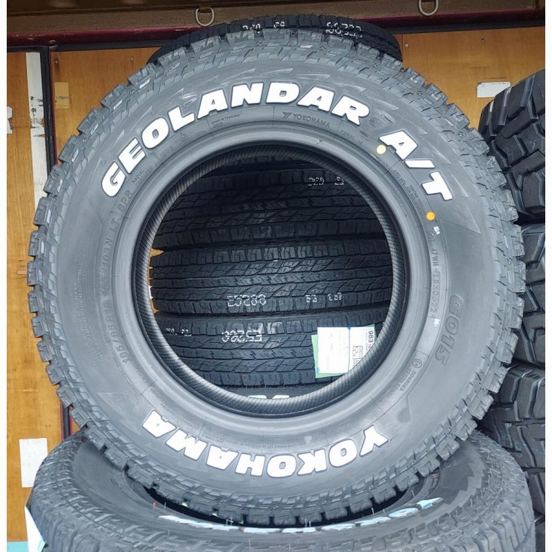 車検対応 200系ハイエース レジアスエース タイヤ ホイール