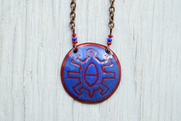琺瑯項鍊，琺瑯首飾，藍色和紅色，琺瑯吊墜，琺瑯獎章，
