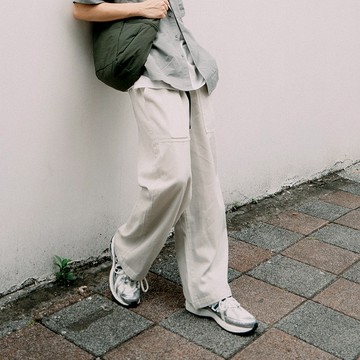 QUEENSHOP_ S 情侶裝 戶外 皮帶造型錐形工裝長褲 兩色售 1/2/3 現+預 【04101951】