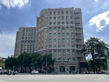 西區低總價【全新翻修純白美學小豪邸】｜台中市西區民生路