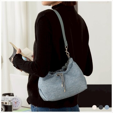 天藍小舖-仿牛仔皮革束口肩背/斜背包-共3色-$490【A15153080】