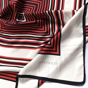 Givenchy 絲巾，35 x 35 英吋，經典紅黑配色絲巾