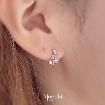 星鑽之芒！垂墜款 𝐌𝐨𝐨𝐧𝐥𝐢𝐭₊⁺🇰🇷 𝐬𝟗𝟐𝟓銀針 細緻小垂墜星閃耳環 正韓空運 日常款 百搭 鑲鑽 鋯石