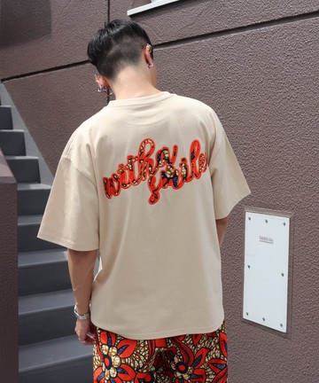 附笑臉貼片刺繡T卹
