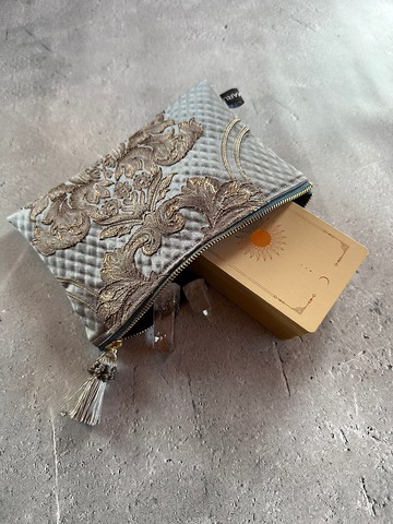 由日本占卜師　純手工製作的　塔羅牌盒   可容納 2 種類型的卡